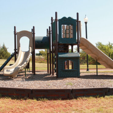 Rose Creek Spark Structure in Neutral Installed at Stone Manor Lakes HOA of Edmond, OK (Price includes structure only)