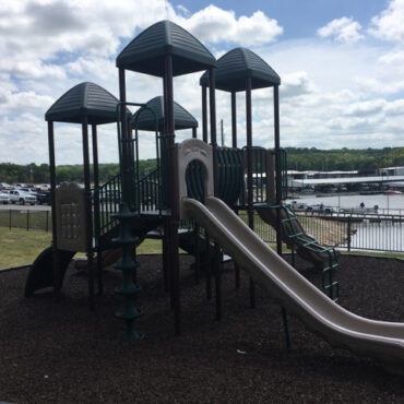 Brooks Towers Spark Structure in Neutral installed at Lake Texoma Highport Marina