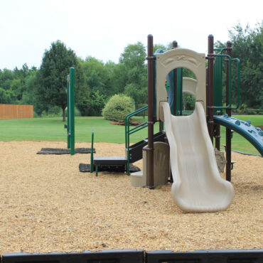 Grand Cove Spark Structure in Neutral Installed at Kimberly Crossing HOA of Edmond, OK