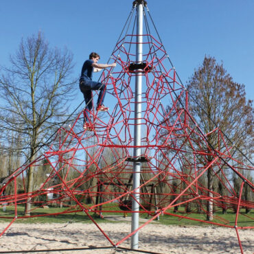 Netting designs supply constant, all around support for climbers